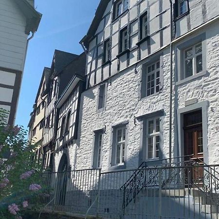 Manoir -1654- Historisch Schlafen In Monschaus Altstadt מראה חיצוני תמונה