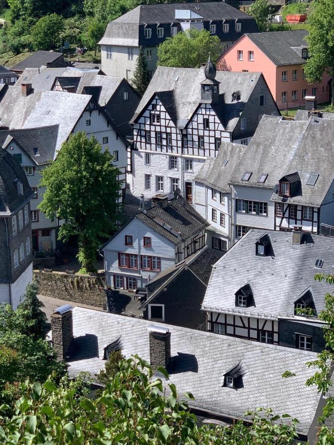Manoir -1654- Historisch Schlafen In Monschaus Altstadt מראה חיצוני תמונה