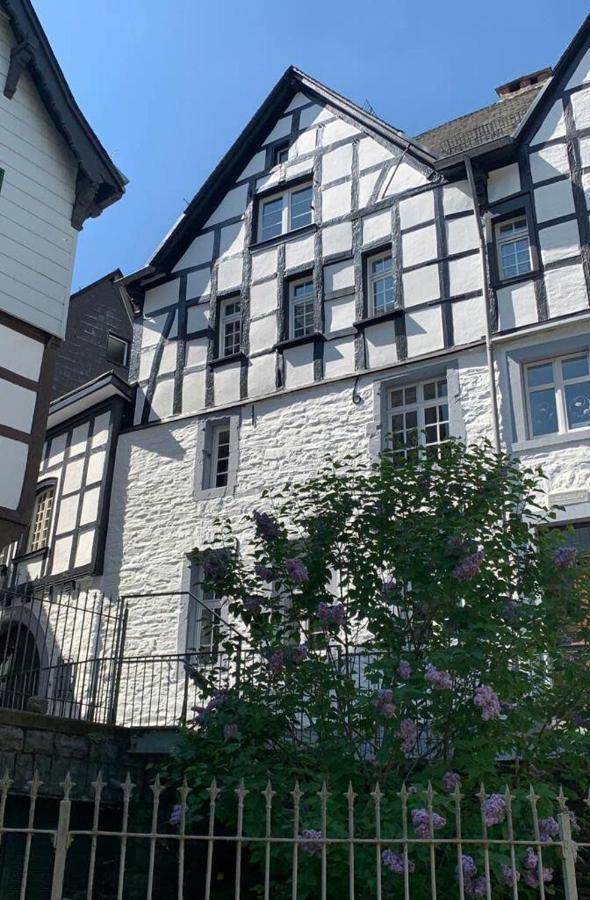Manoir -1654- Historisch Schlafen In Monschaus Altstadt מראה חיצוני תמונה